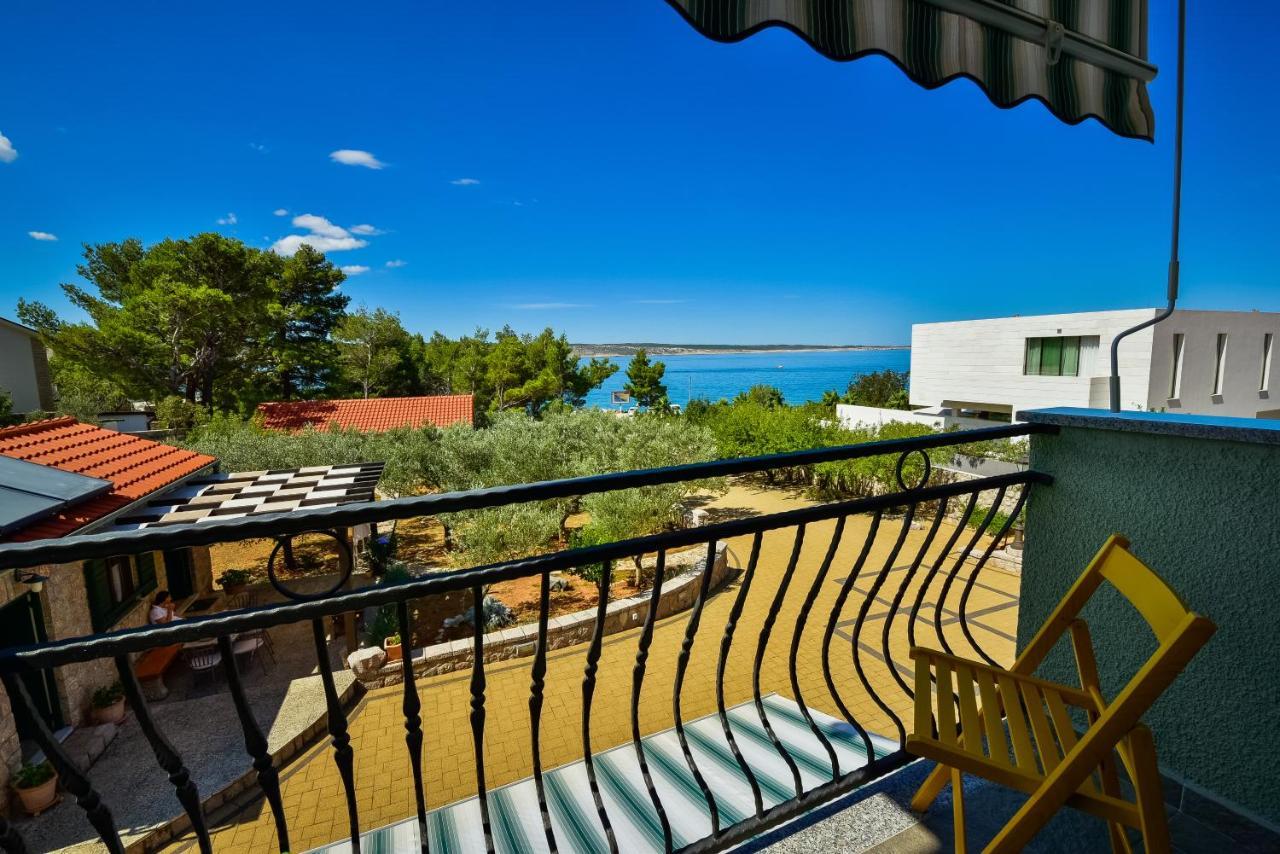 In Olive Garden Apartment Starigrad Paklenica Exterior foto